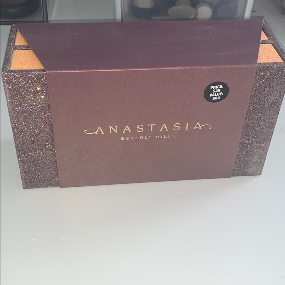 ABH Anastasia Beverly Hills Vault